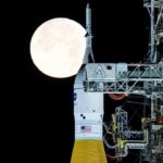 artemis-ii-vs-apollo:-why-this-mission-loops-the-moon-but-doesn’t-land