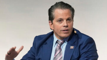 anthony-scaramucci-says-he-is-‘running-for-president’-in-april-fools’-day-post