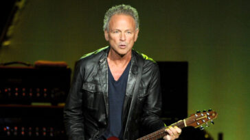 fleetwood-mac-legend-lindsey-buckingham-attacked-by-stalker-in-los-angeles
