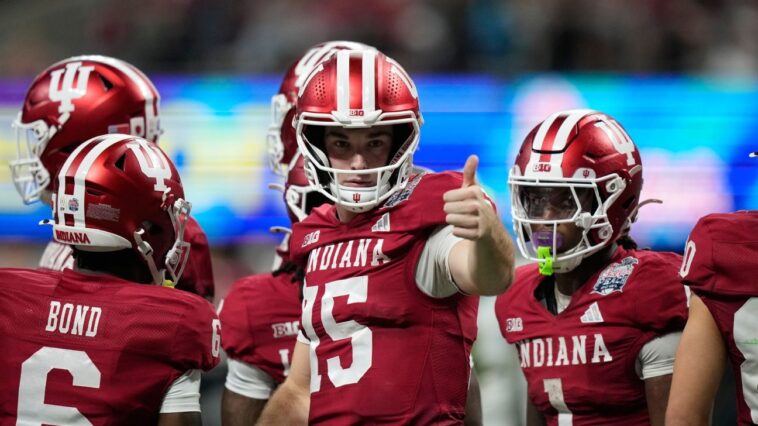 these-flaws-could-hold-back-the-draft’s-top-qbs