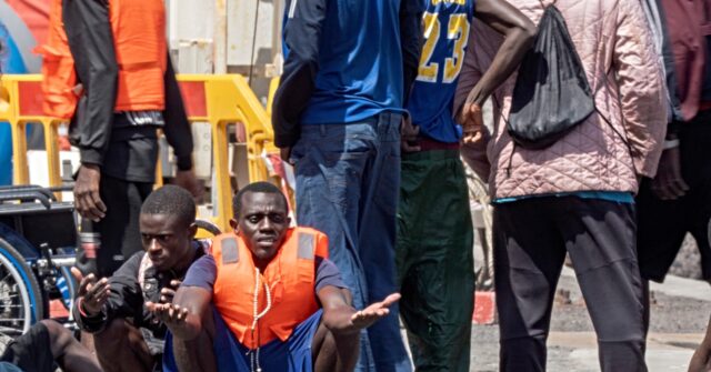 report:-spanish-govt-expects-750,000-requests-for-its-500,000-mass-amnesty-plans