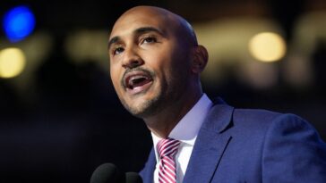 utter-humiliation:-watch-dem-rep-ask-100-people-at-black-church-to-raise-a-hand-if-they-don’t-have-id-–-what-happens-next-is-priceless