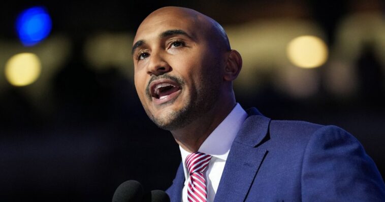 utter-humiliation:-watch-dem-rep-ask-100-people-at-black-church-to-raise-a-hand-if-they-don’t-have-id-–-what-happens-next-is-priceless