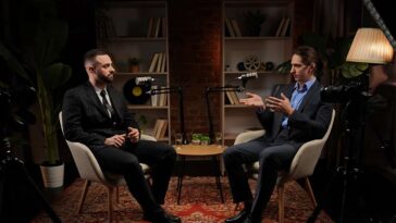 in-historic-first,-podcaster-goes-on-other-podcaster’s-podcast