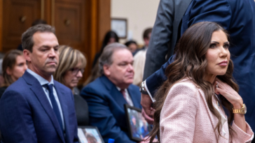 marlow:-why-daily-mail’s-shock-report-about-kristi-noem’s-husband’s-cross-dressing-fetish-explains-a-lot