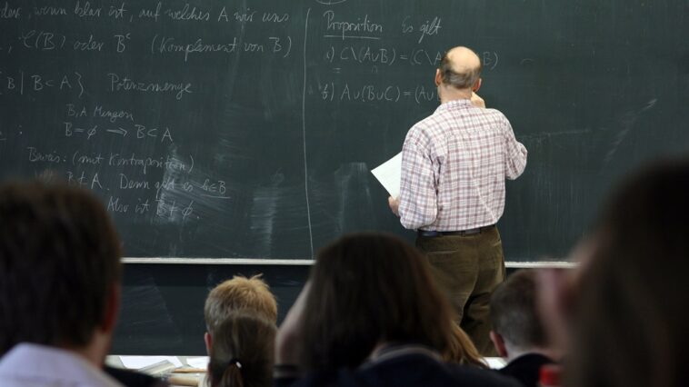 conservative-portland-state-professor-upset-after-faculty-book-club-pick-features-broad-criticism-of-whites