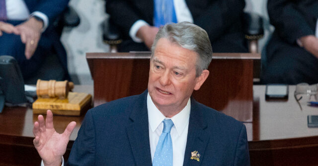idaho-governor-signs-bill-banning-men-from-women’s-bathrooms