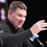 arizona’s-tommy-lloyd-keeping-mum-as-unc-rumors-swirl:-‘nothing-is-distracting-me’