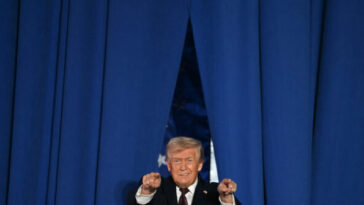 jobs-numbers-smash-through-expectations:-us.-payrolls-grow-by-178,000