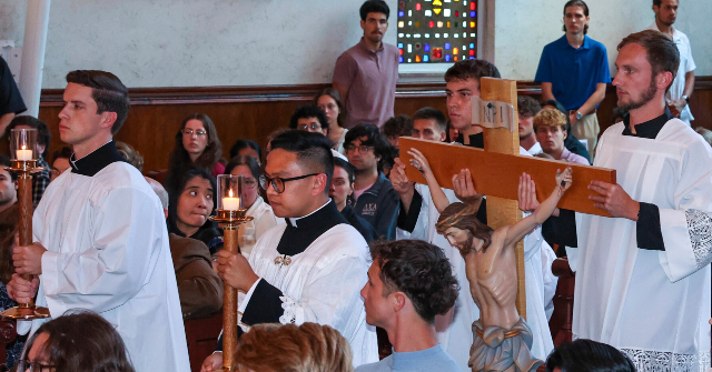 many-us.-catholic-dioceses-to-welcome-record-numbers-of-converts-this-easter