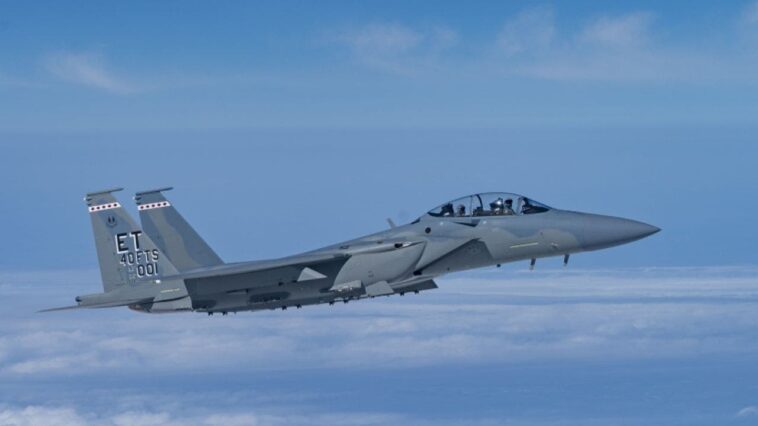 us-pilot-rescued-from-downed-f-15e-fighter-jet-in-iran,-search-for-second-crew-member-ongoing