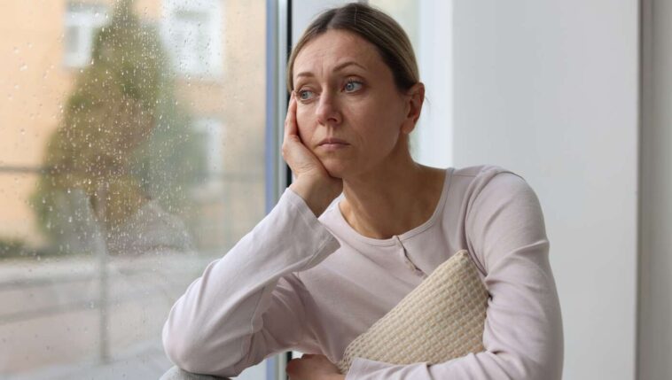 woman-born-in-august-worried-husband-isn’t-thinking-about-her-birthday-yet