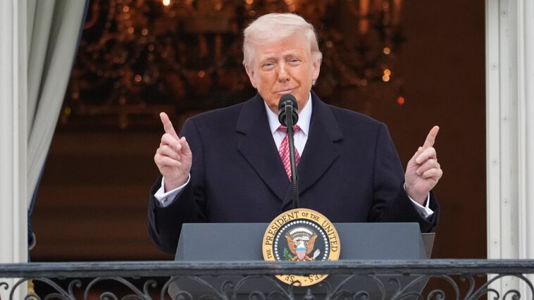 trump-gives-rare-praise-to-persistent-gop-foe-after-white-house-ballroom-vote