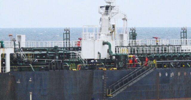 sweden-boards-russian-‘shadow-fleet’-tanker-accused-of-oil-spill