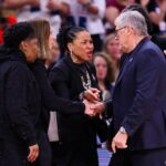 legendary-women’s-basketball-coaches-dawn-staley-and-geno-auriemma-get-into-heated-shouting-match