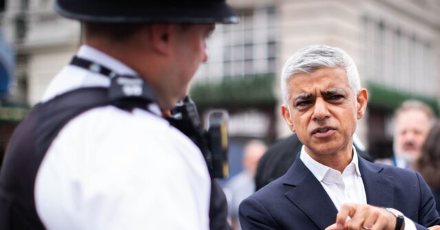 london-police-reportedly-left-‘bag-of-guns’-outside-mayor-sadiq-khan’s-home