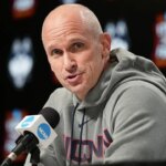 dan-hurley’s-wife-calls-out-st-john’s-fans-for-rooting-against-uconn-in-march-madness