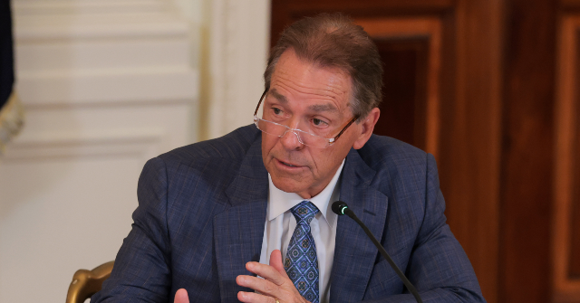 nick-saban,-other-athletic-leaders-laud-trump’s-college-sports-executive-order