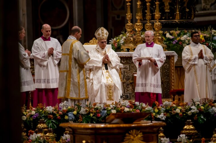 leo-xiv-celebrates-first-easter-vigil-as-pope,-calls-for-harmony-and-peace-in-a-world-torn-by-war