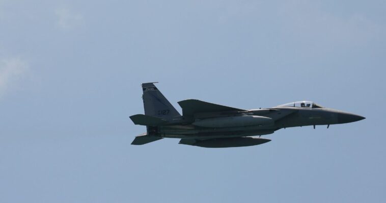 breaking:-downed-us-f-15-crew-member-rescued-after-evading-capture-in-iranian-mountains