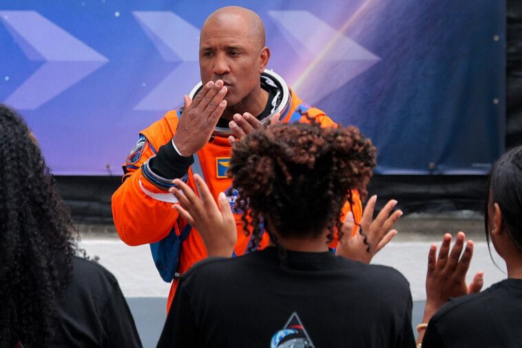 artemis-ii-pilot-pauses-during-lunar-mission-to-deliver-powerful-easter-message