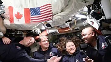 toilet-troubles-plague-artemis-ii-as-it-speeds-toward-the-moon