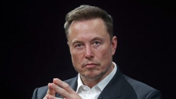 space-squabble:-elon-musk’s-spacex-accuses-amazon-of-violating-orbital-rules-as-satellite-rivalry-escalates