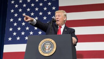 just-in:-trump-signs-memo-directing-dhs-to-pay-all-employees-amid-shutdown