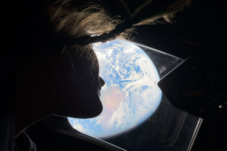 artemis-ii-crew-releasing-absolutely-gobsmacking-new-photos-of-earth:-‘our-home-looks-gorgeous’