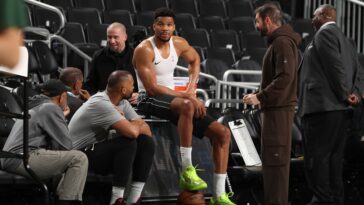 giannis-antetokounmpo-speaks-out-amid-feud-with-bucks-over-his-availability