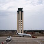 6-foot-alligator-delays-delta-flight-taking-off-from-georgia-airport
