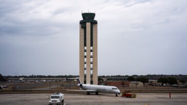 6-foot-alligator-delays-delta-flight-taking-off-from-georgia-airport