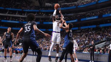 the-lakers-need-much-more-out-of-former-no.-1-pick-deandre-ayton