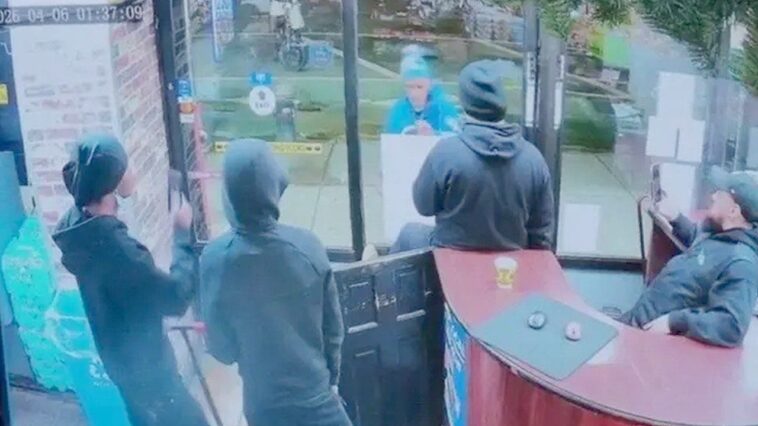 man-caught-on-video-wielding-13-inch-kitchen-knife-at-nyc-grocery-store-moments-before-police-shoot-him