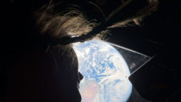 nasa-astronauts-capture-images-of-earth-with-iphone-during-artemis-ii-moon-mission
