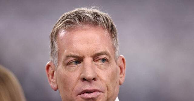 troy-aikman-ruthlessly-mocked-simply-for-posting-three-american-flags