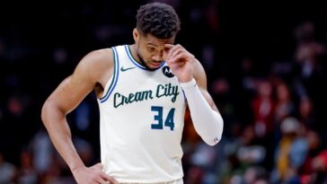 ‘it-feels-like-a-funeral’:-inside-the-seasonlong-conflict-between-giannis-and-the-bucks