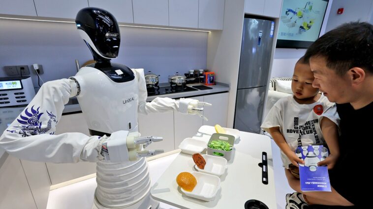 home-robot-cooks,-cleans-and-organizes-your-life