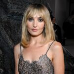 ‘snl’-star-chloe-fineman-faces-backlash-after-revealing-she-pantsed-a-6-year-old-boy-as-a-camp-counselor