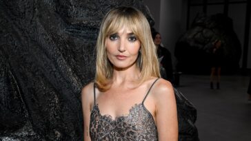 ‘snl’-star-chloe-fineman-faces-backlash-after-revealing-she-pantsed-a-6-year-old-boy-as-a-camp-counselor