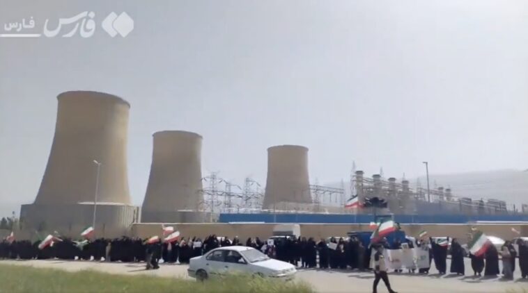 regime’s-barbarism-on-full-display:-iranians-swarm-key-infrastructure-with-civilians-as-human-shields-in-desperate-bid-to-shield-mullahs’-regime-from-us-attacks