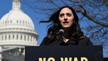 house-democrat-to-impeach-pete-hegseth-over-alleged-war-crimes-against-iran