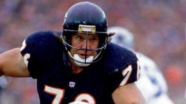 super-bowl-champion-steve-mcmichael,-who-died-last-year,-revealed-to-have-cte