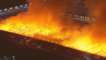 massive-six-alarm-blaze-engulfs-california-warehouse,-employee-detained
