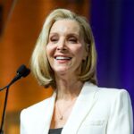 “friends”-actress-slams-modern-sitcoms-for-being-‘too-afraid’-to-tell-jokes-that-make-people-uncomfortable