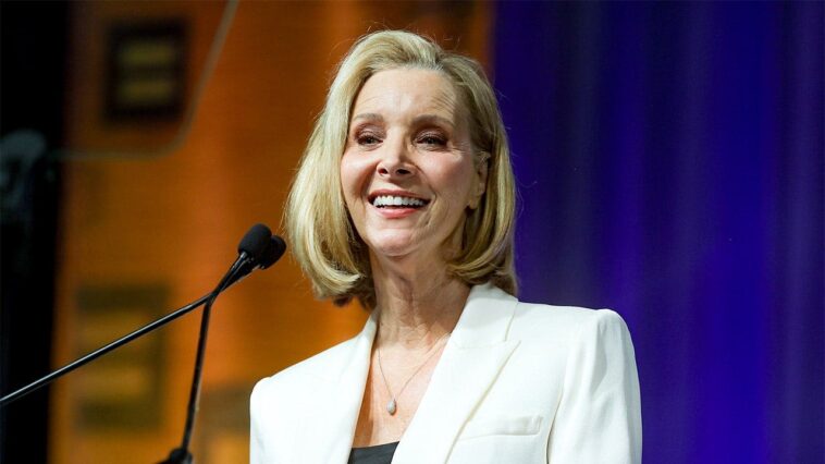 “friends”-actress-slams-modern-sitcoms-for-being-‘too-afraid’-to-tell-jokes-that-make-people-uncomfortable