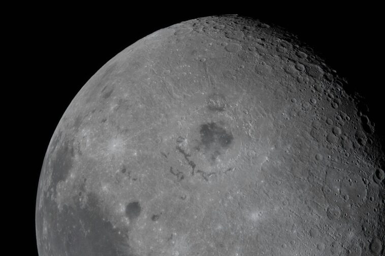see-it:-nasa-releases-stunning-photos-from-lunar-flyby