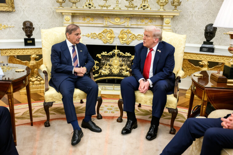 panic-mode:-pakistan-prime-minister-begs-trump-for-2-week-delay-to-‘end-of-civilization’-strikes-on-radical-iran-regime