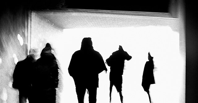 watch-—-chicago:-teen-mob-damages-cars,-terrorizes-neighbors-as-parents-‘let-them-run-rampant’