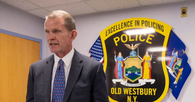 fast-acting-police-save-man-suffering-cardiac-arrest-in-new-york-diner:-‘without-them,-i’m-not-here’